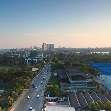 Super Hotel Yangon Extérieur photo