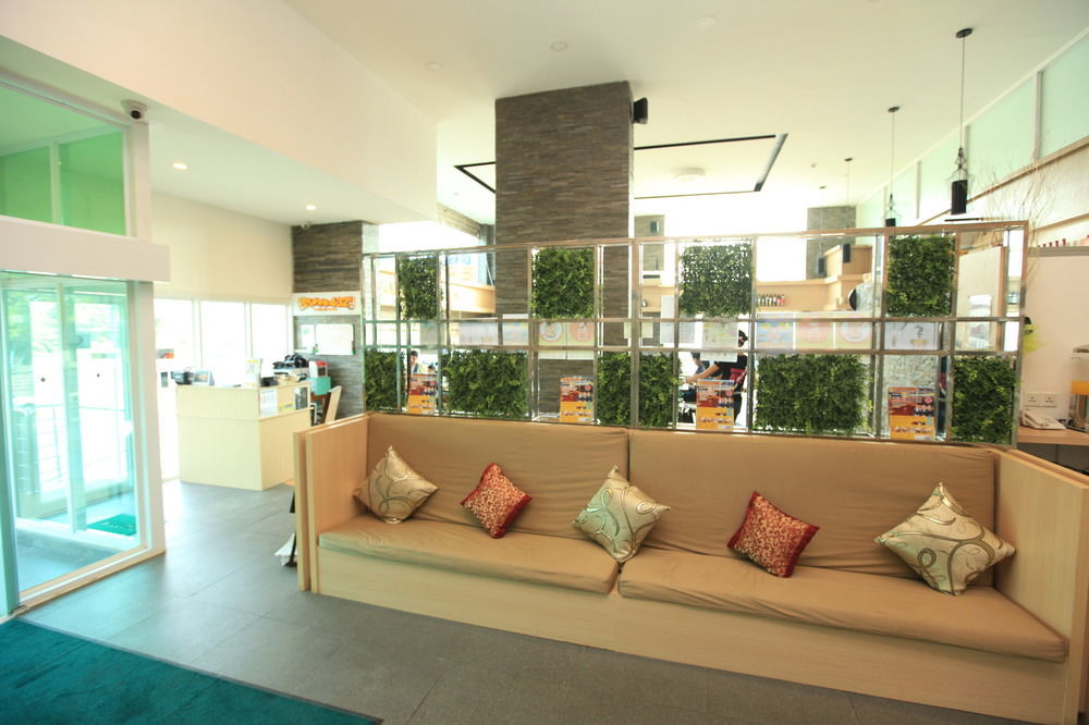 Super Hotel Yangon Extérieur photo