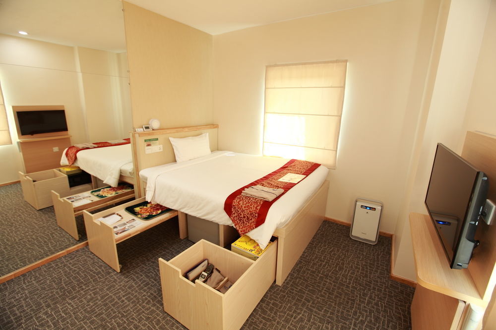 Super Hotel Yangon Extérieur photo