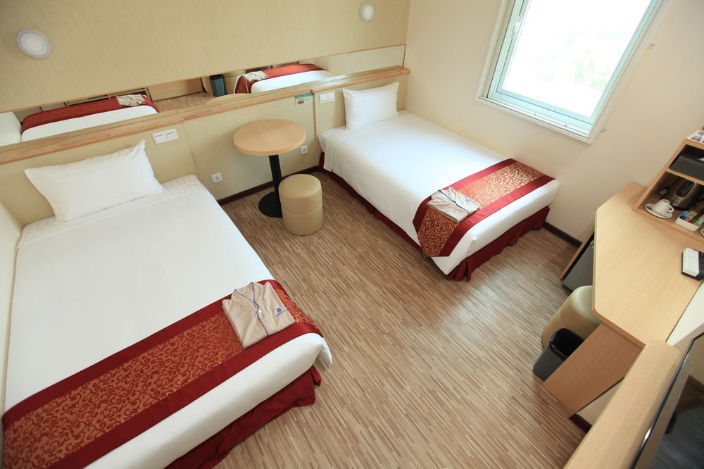 Super Hotel Yangon Extérieur photo