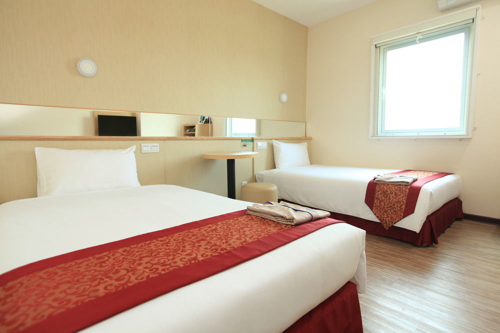 Super Hotel Yangon Extérieur photo