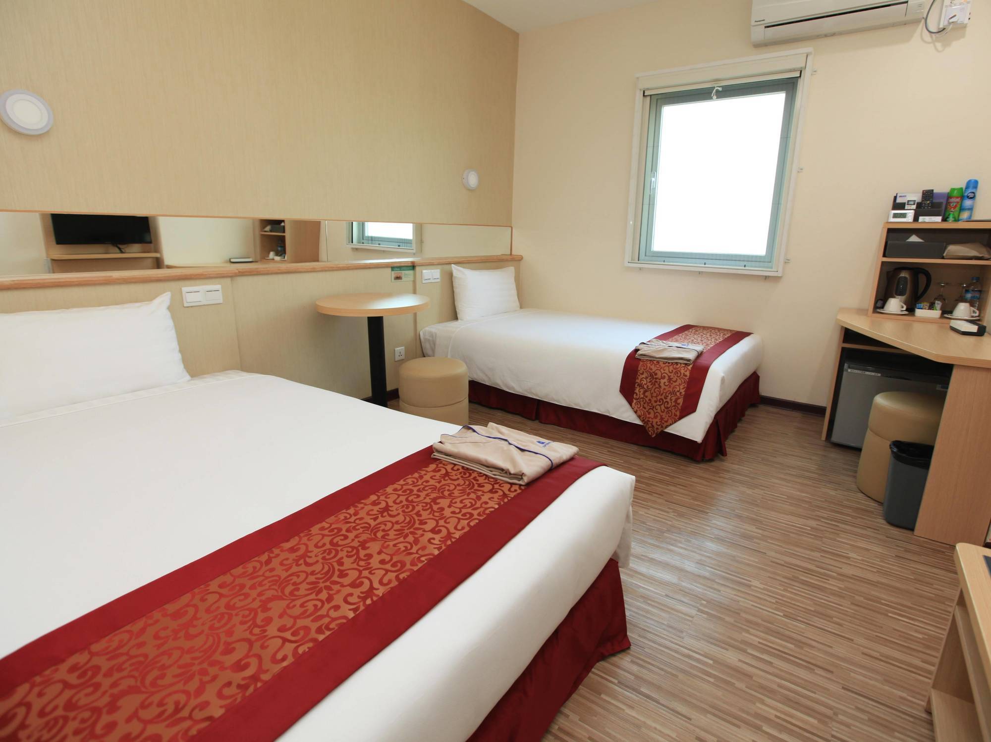 Super Hotel Yangon Extérieur photo