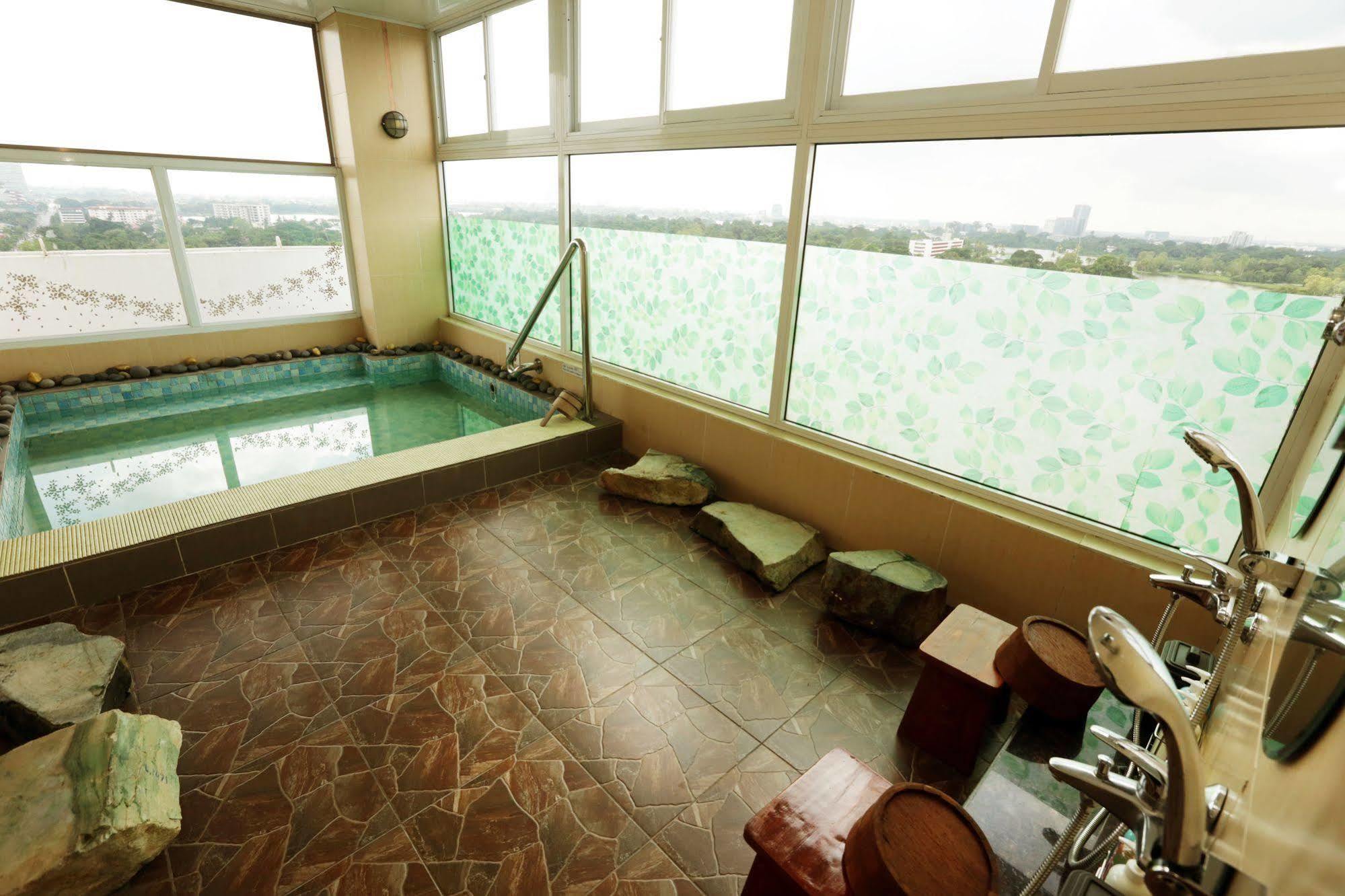 Super Hotel Yangon Extérieur photo