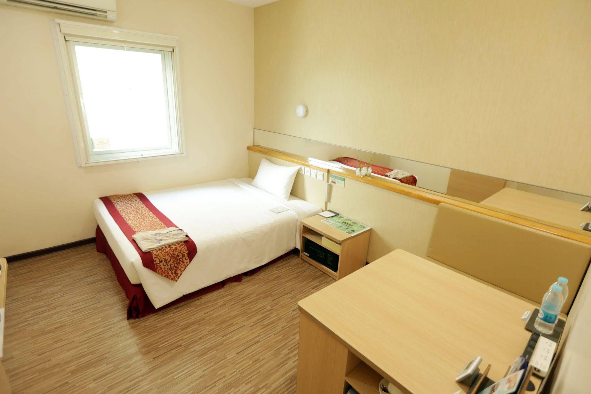Super Hotel Yangon Extérieur photo