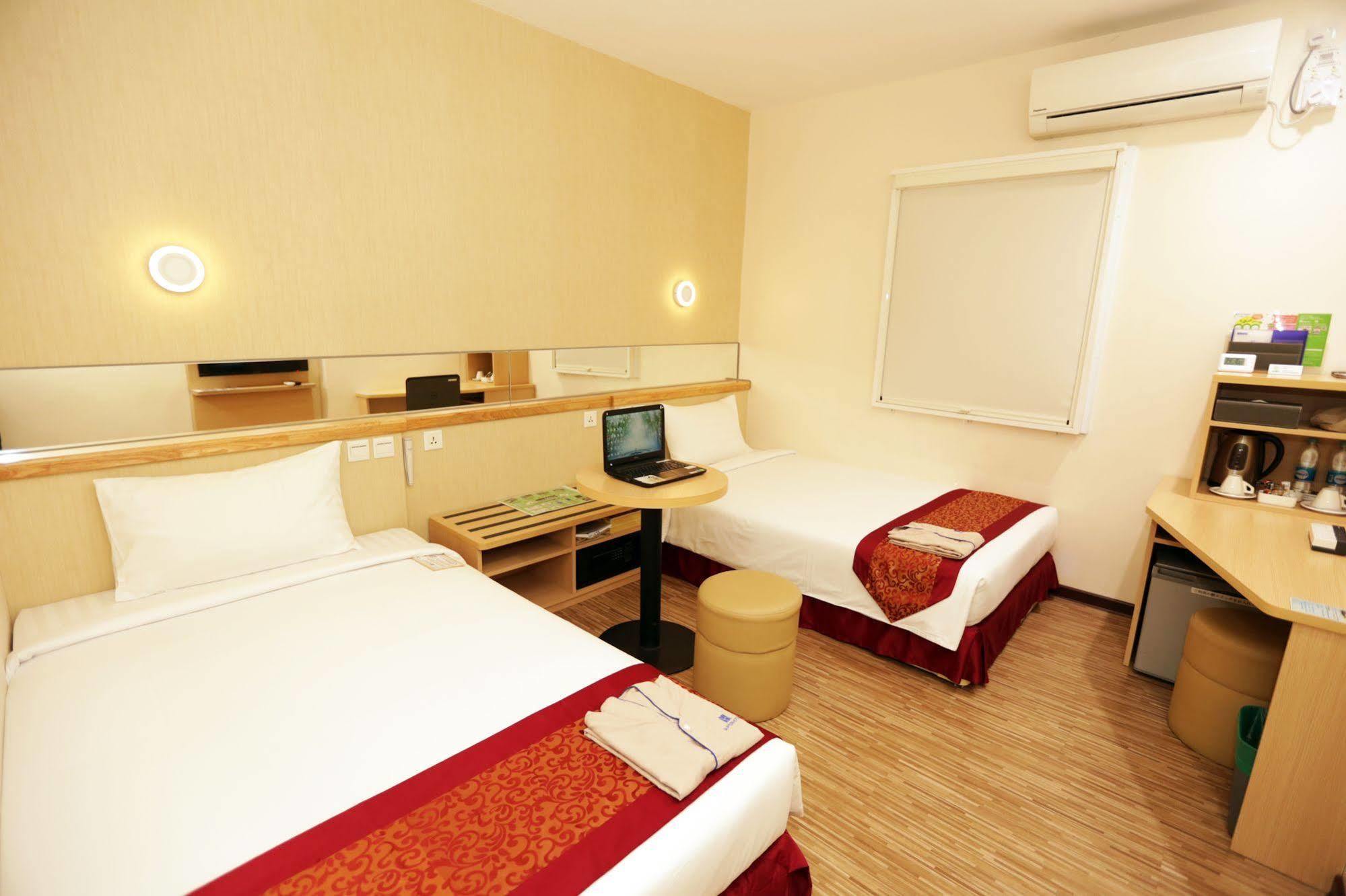 Super Hotel Yangon Extérieur photo